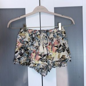 Floral ruffle shorts